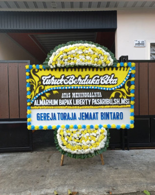 Papan Bunga Duka di Loa Janan Ilir