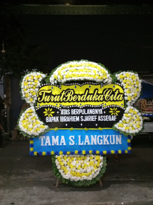 Papan Bunga Duka di Loa Janan Ilir
