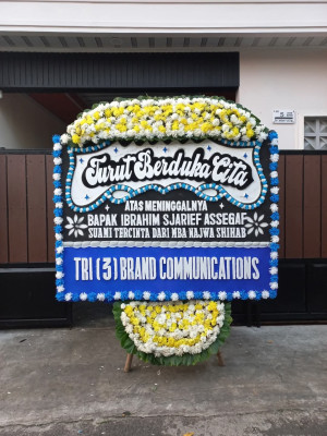 Papan Bunga Duka di Loa Janan Ilir